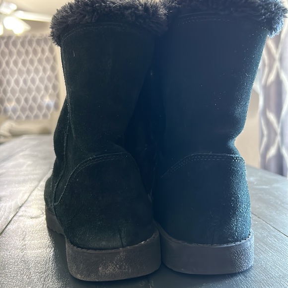 Black fuzzy boots - Picture 5 of 7